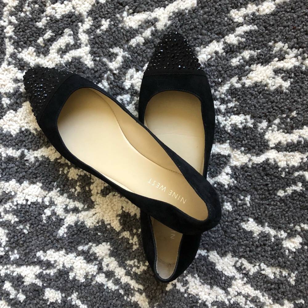 *SOLD* Nine West suede pointy flats